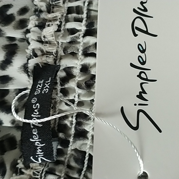 Simplee Plus Step Into Romper Abstract Animal Print 3X - Picture 10 of 12